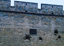 宛平城墻上的彈痕依然清晰可見 警醒我們：吾輩自強(qiáng)！