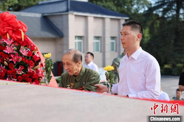 湖北宜昌：緬懷革命先烈 弘揚抗戰精神