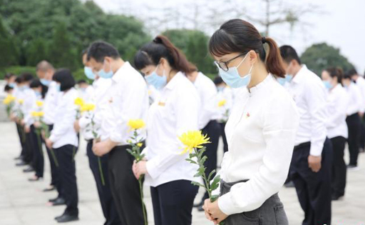 廣西烈士陵園祭掃英雄烈士 烈屬遠程參與
